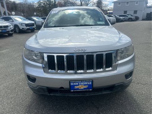 Used 2011 Jeep Grand Cherokee Laredo image 1