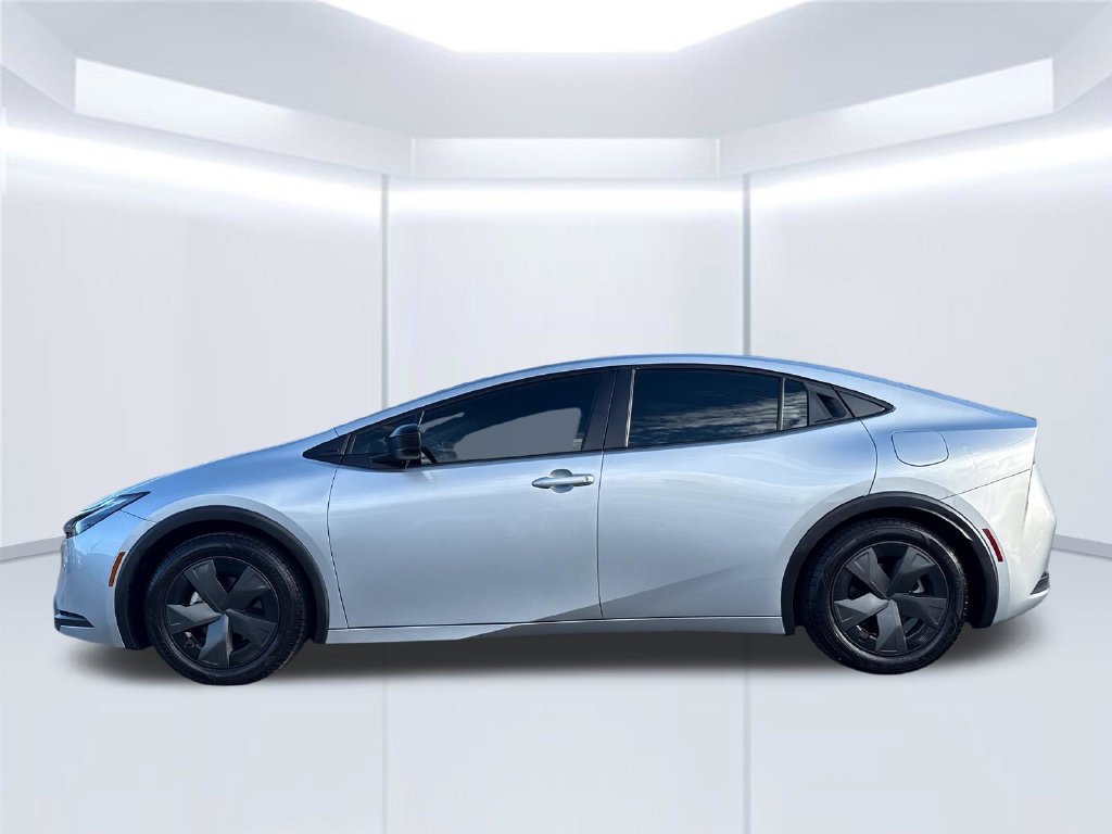 Used 2024 Toyota Prius LE FWD image 10