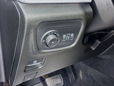 Used 2024 Jeep Grand Cherokee Limited AWD/4WD image 10