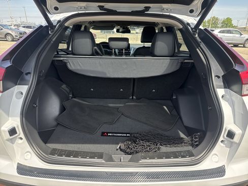 Used 2024 Mitsubishi Eclipse Cross SE image 8