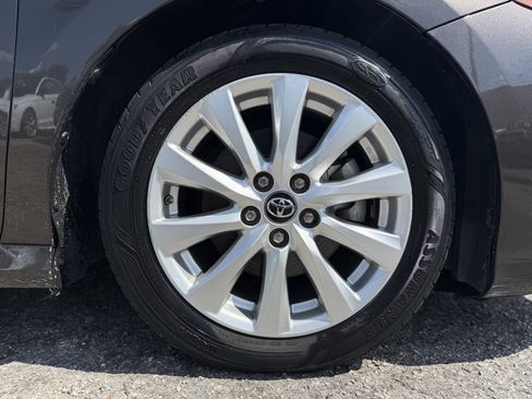 Used 2018 Toyota Camry LE FWD image 27