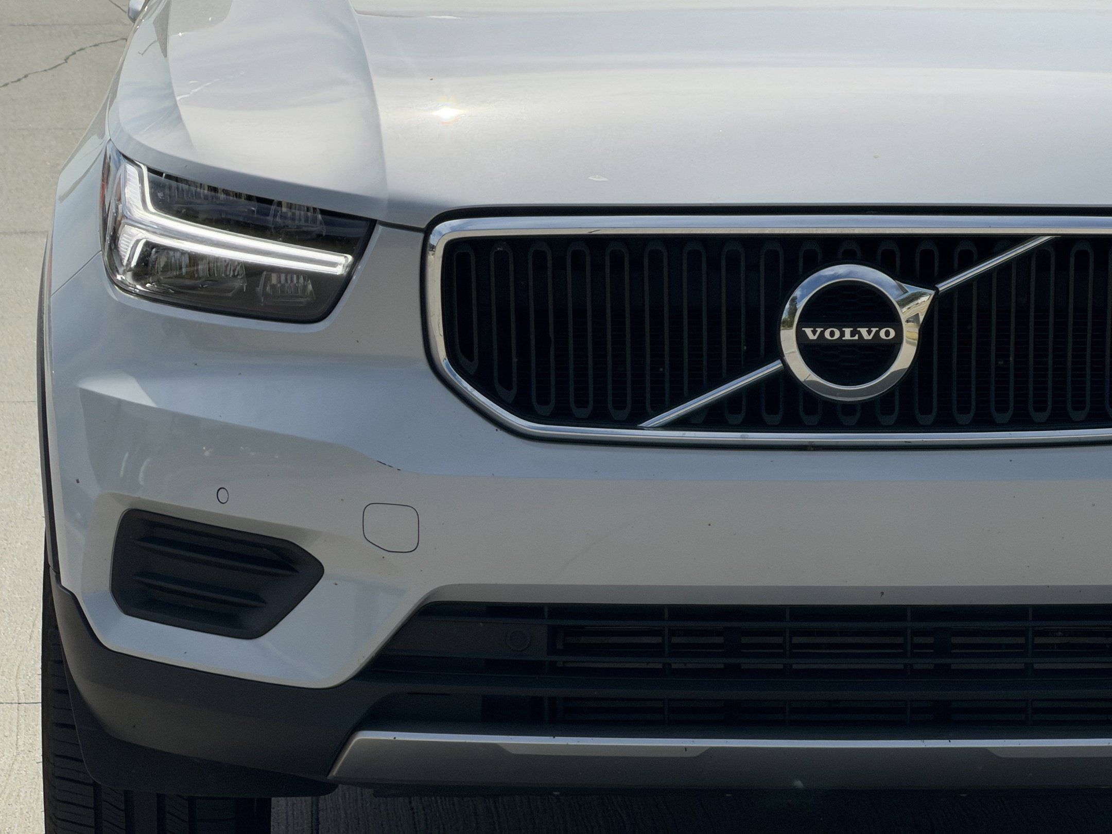 Used 2020 Volvo XC40 T5 Momentum w/ Protection Package Premier AWD/4WD image 9