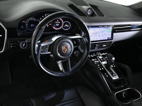 Certified 2020 Porsche Cayenne image 4