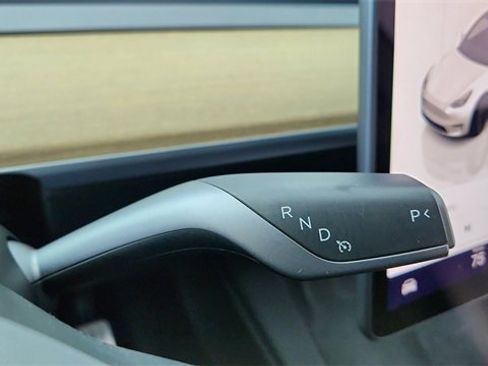 Used 2023 Tesla Model Y Performance image 42