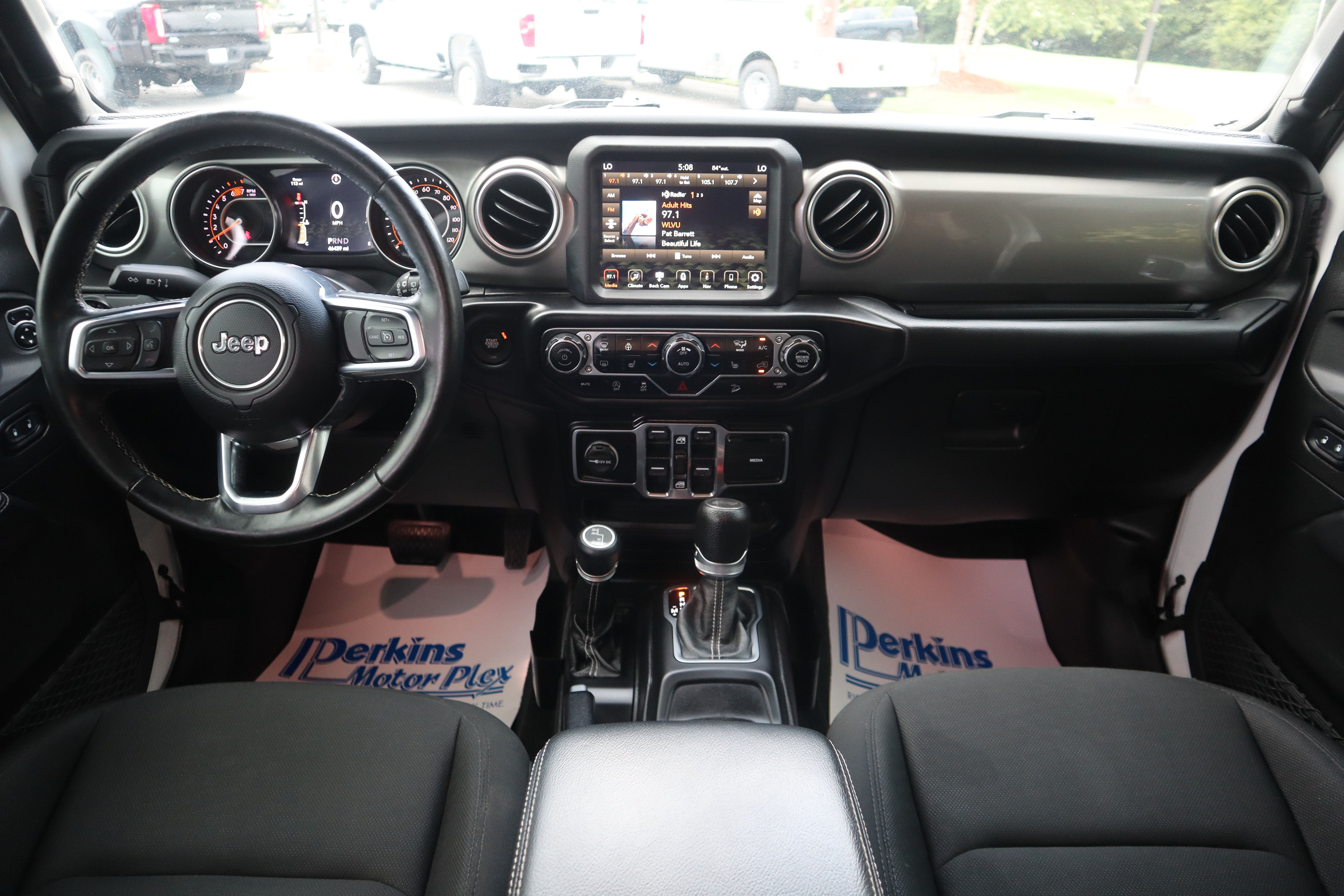 Used 2020 Jeep Wrangler Unlimited Sahara AWD/4WD image 12
