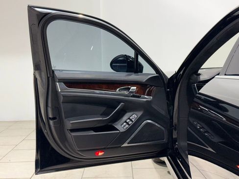 Used 2014 Porsche Panamera Turbo S Executive image 17