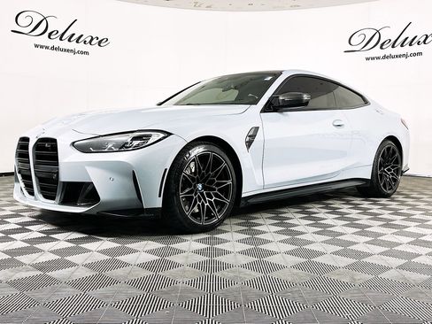 Used 2022 BMW M4 Competition w/ M Carbon Exterior Package image 3