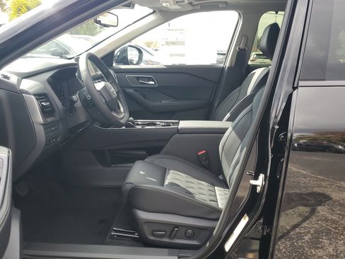 New 2026 Nissan Rogue Platinum image 11