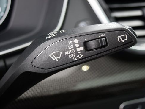 Used 2022 Audi SQ5 Premium Plus image 17