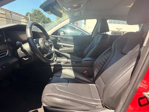 Used 2024 Hyundai Elantra Limited FWD image 6