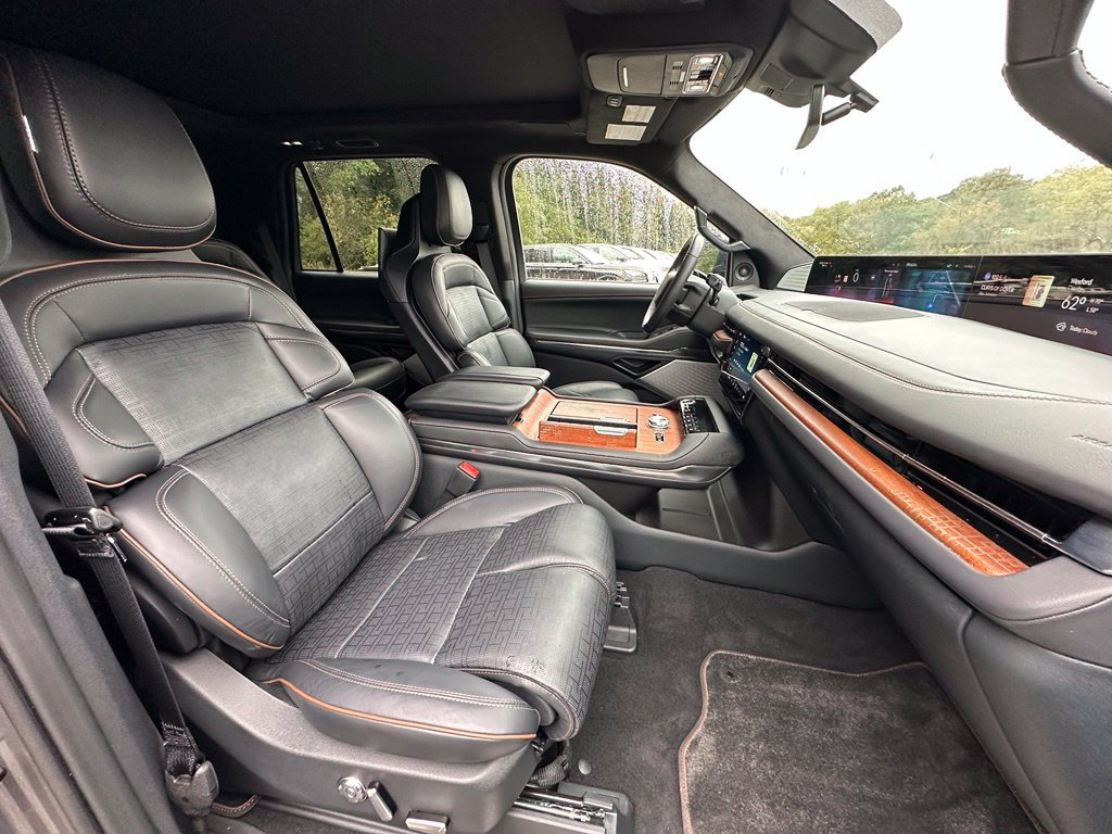 New 2025 Lincoln Navigator Black Label AWD/4WD image 26