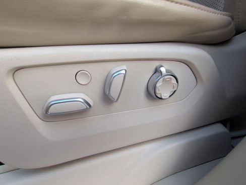 Certified 2022 Cadillac Escalade Sport Platinum w/ LPO, Floor Liner Package image 14