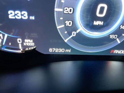 Used 2017 Cadillac Escalade Premium Luxury AWD/4WD image 23
