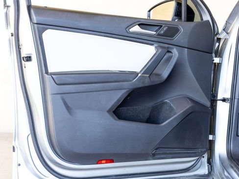 Used 2020 Volkswagen Tiguan SE R-Line w/ 3rd Row Seat Package AWD/4WD image 14