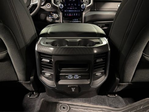 Used 2025 RAM 1500 Big Horn AWD/4WD image 38