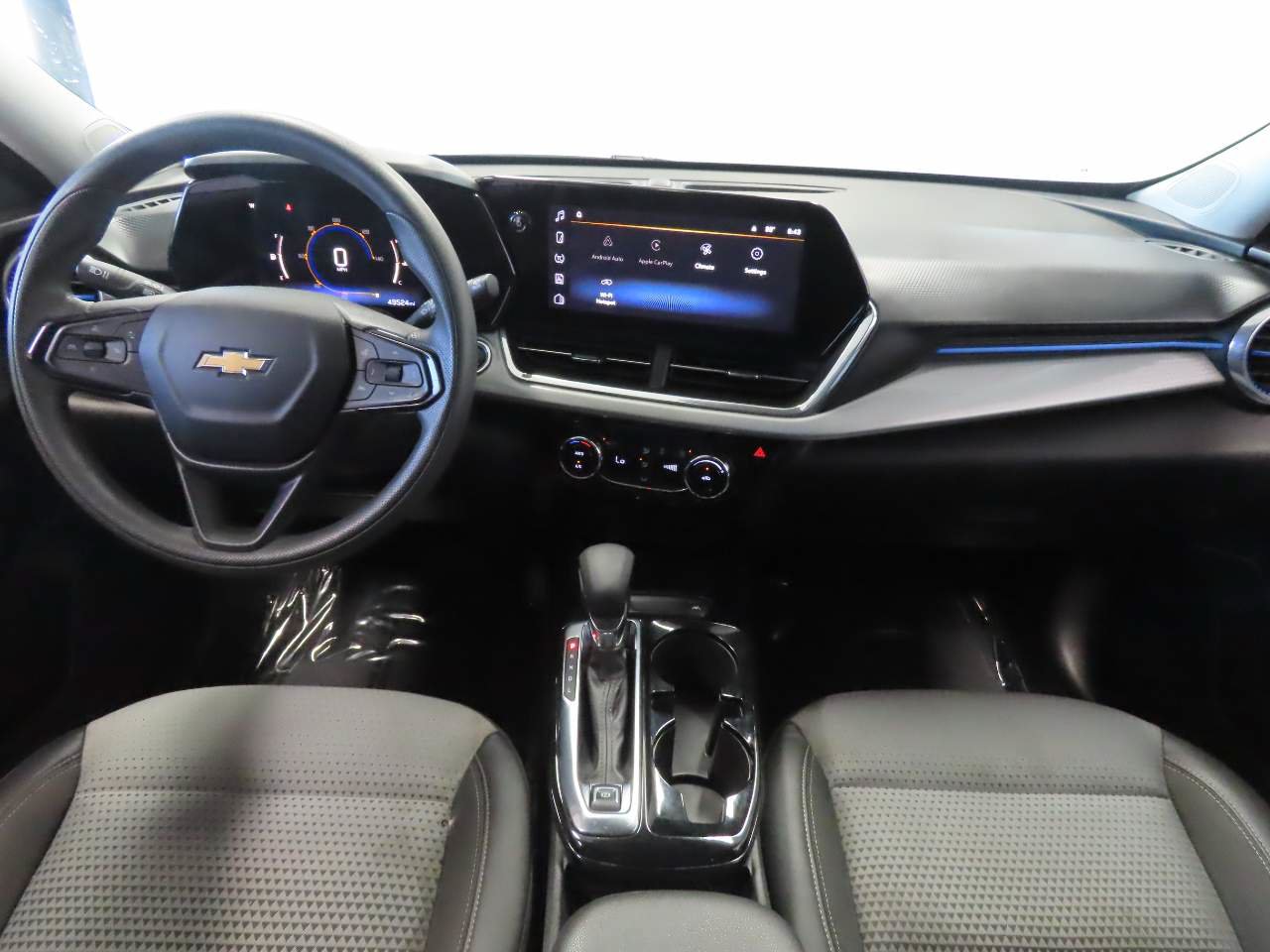 Used 2025 Chevrolet Trax LT FWD image 13