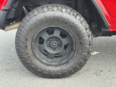 Used 2018 Jeep Wrangler Unlimited Rubicon AWD/4WD image 35
