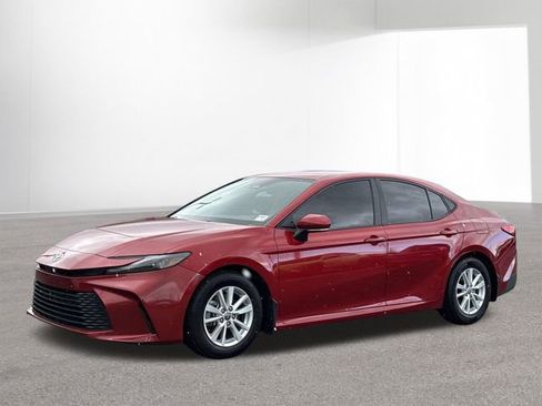 Used 2025 Toyota Camry LE w/ Convenience Package FWD image 12