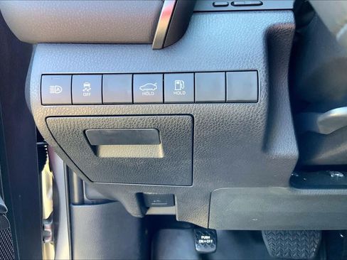 Used 2022 Toyota Camry SE FWD image 33