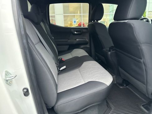 Certified 2022 Toyota Tacoma TRD Off-Road image 15