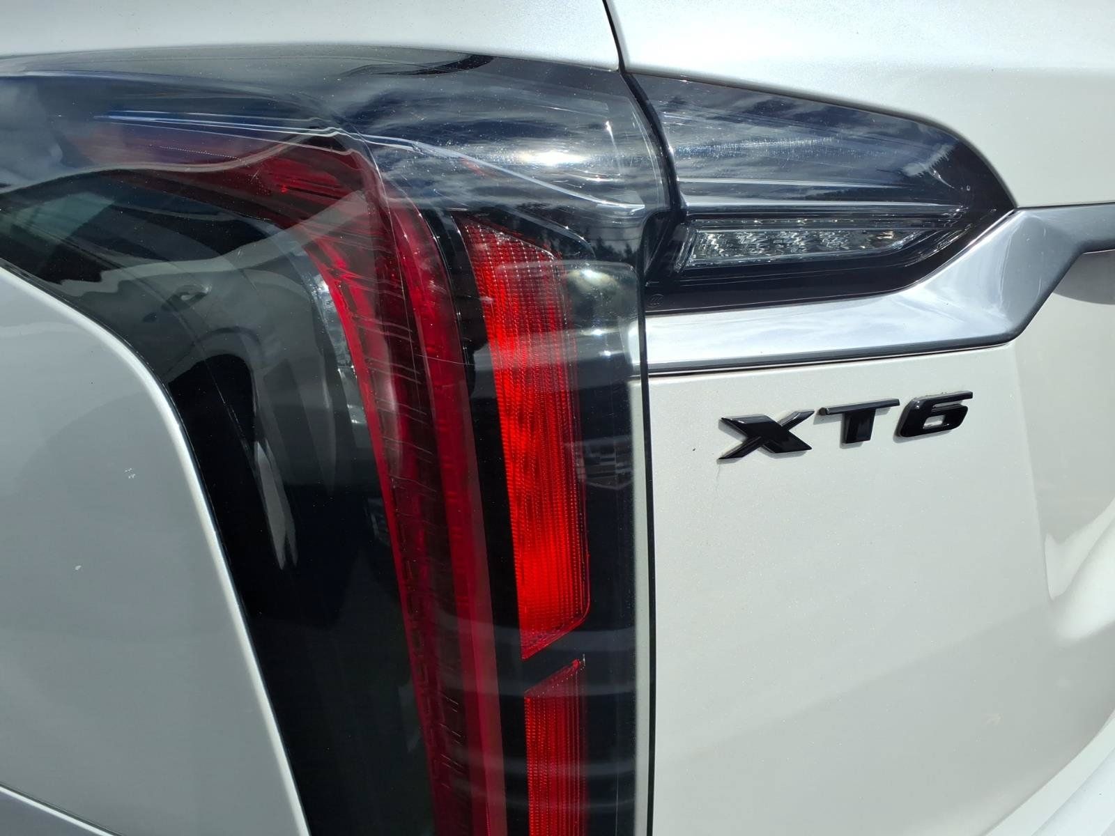 Used 2024 Cadillac XT6 Sport w/ Technology Package AWD/4WD image 9