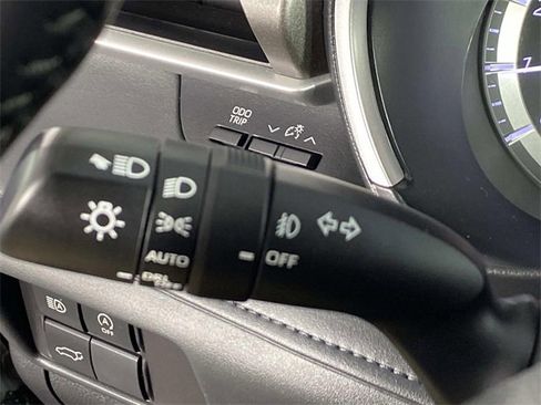 Used 2023 Toyota Highlander XLE image 20