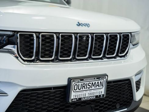 Used 2023 Jeep Grand Cherokee 4WD 4xe w/ Luxury Tech Group II image 14