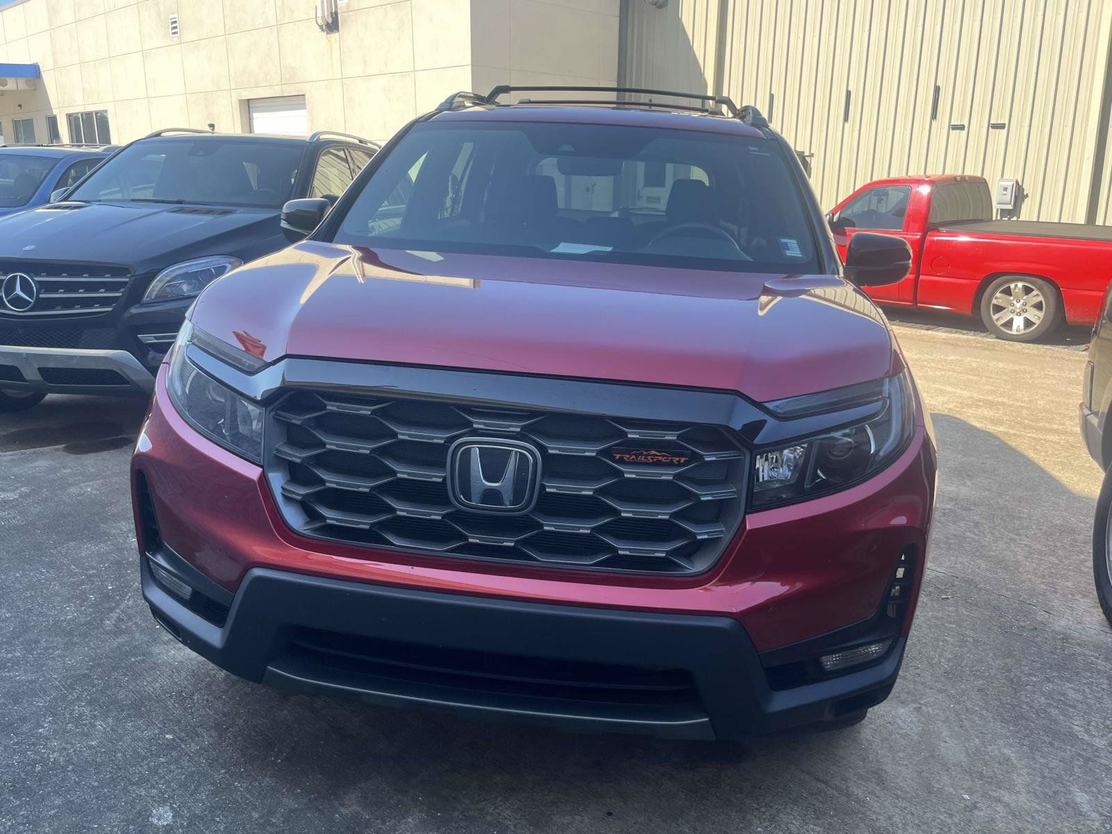 Used 2025 Honda Passport TrailSport image 2