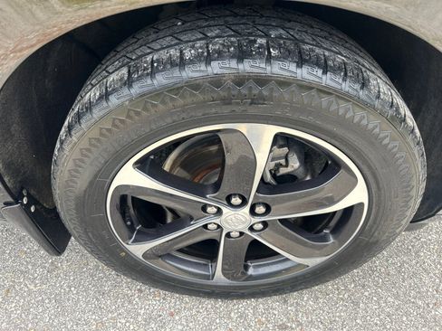 Used 2020 Buick Enclave Essence w/ Sport Touring Edition AWD/4WD image 28
