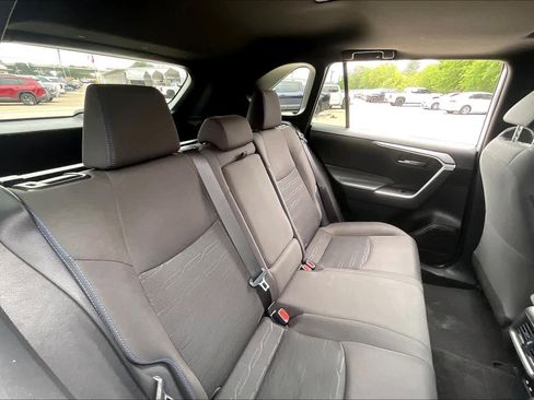 Used 2024 Toyota RAV4 SE w/ Convenience Package AWD/4WD image 20