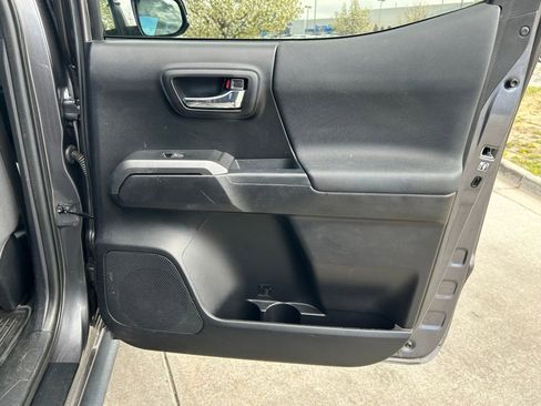 Used 2019 Toyota Tacoma TRD Off-Road image 27