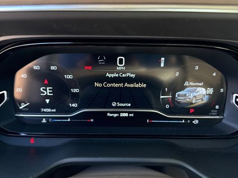 Used 2024 GMC Yukon Denali image 8