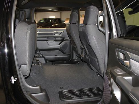 New 2026 RAM 1500 4x4 Crew Cab image 33