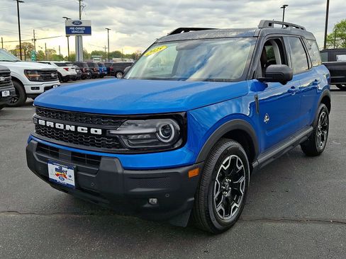 Used 2025 Ford Bronco Sport Outer Banks w/ Outer Banks Tech Package+ AWD/4WD image 3