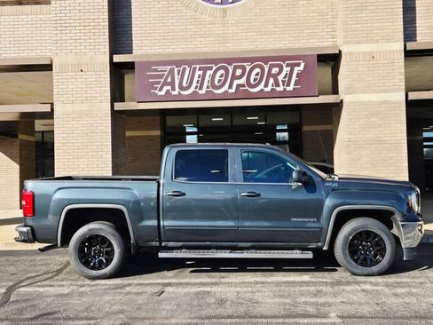 Used 2017 GMC Sierra 1500 SLE w/ SLE Value Package image 4
