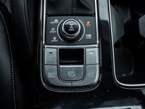 Used 2025 Kia Telluride SX Prestige AWD/4WD image 25