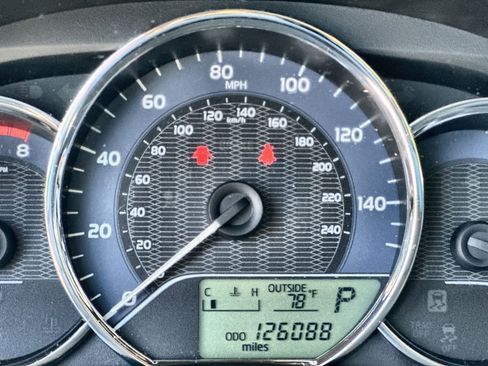 Used 2014 Toyota Corolla LE FWD image 12