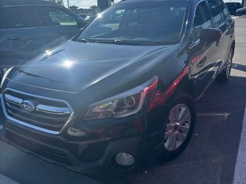 Used 2018 Subaru Outback 2.5i Premium AWD/4WD image 1