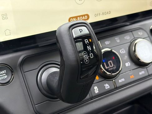 New 2026 Land Rover Defender 110 OCTA AWD/4WD image 17