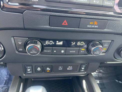 Used 2022 Nissan Frontier SV AWD/4WD image 33