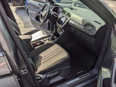 Used 2023 Volkswagen Tiguan SE R-Line AWD/4WD image 18