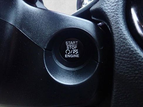 Used 2021 Jeep Compass Limited image 23