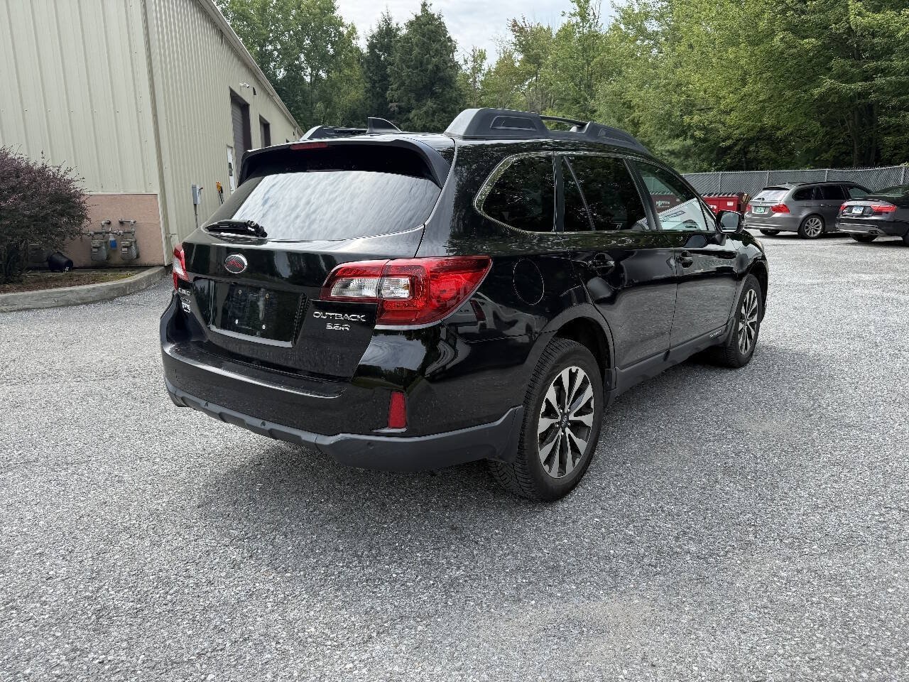 Used 2017 Subaru Outback 3.6R Limited AWD/4WD image 4