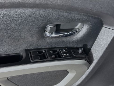 Used 2017 Nissan Titan SV RWD image 23