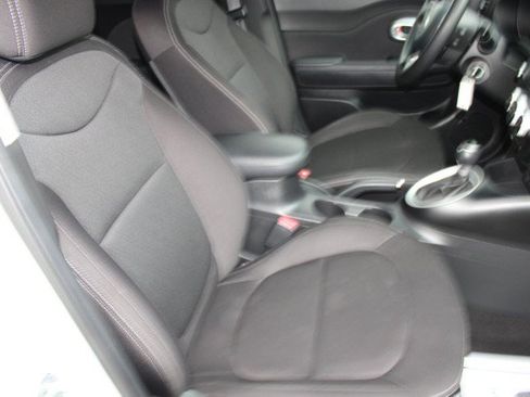 Used 2018 Kia Soul FWD image 13