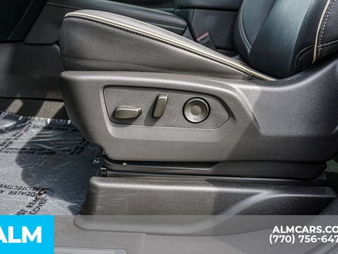 Used 2025 Chevrolet Suburban Premier AWD/4WD image 35