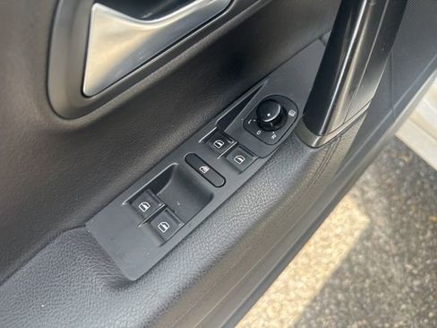 Used 2014 Volkswagen CC Sport image 12