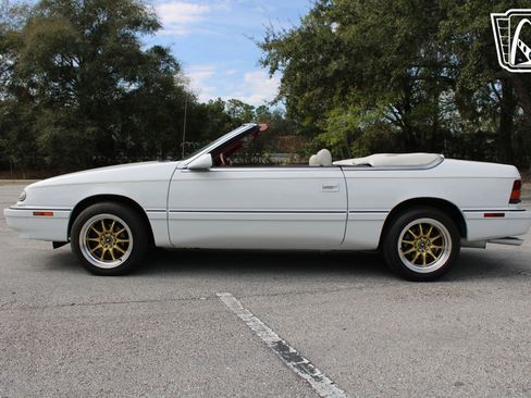 Used 1994 Chrysler LeBaron GTC image 17