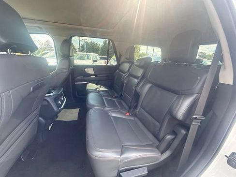 Used 2025 Ford Expedition Active AWD/4WD image 17