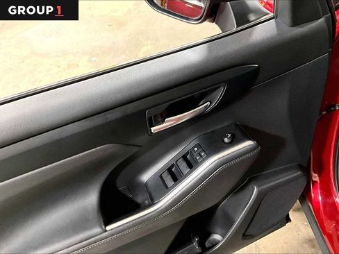 Used 2021 Toyota Highlander XLE image 35